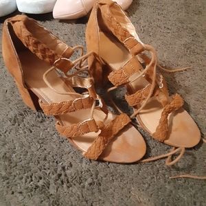 Sz 7 Charlotte Russe Light Brown Sandals